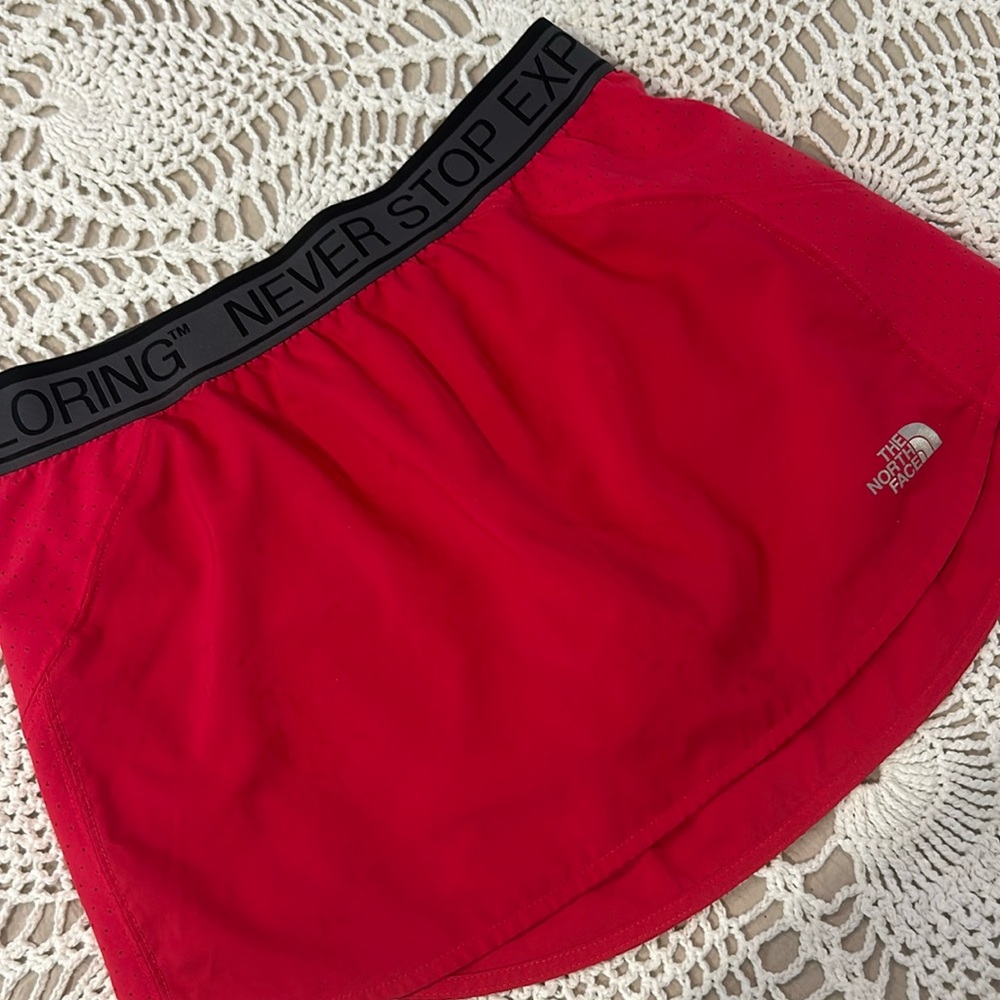 THE NORTH FACE quick dry RUN skort.  Size Small